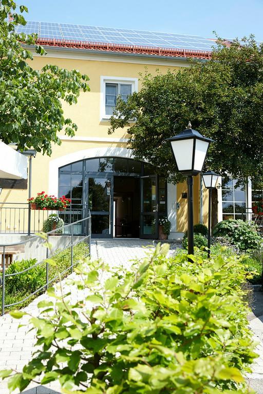 Hotel Eberl Hattenhofen  Exterior photo
